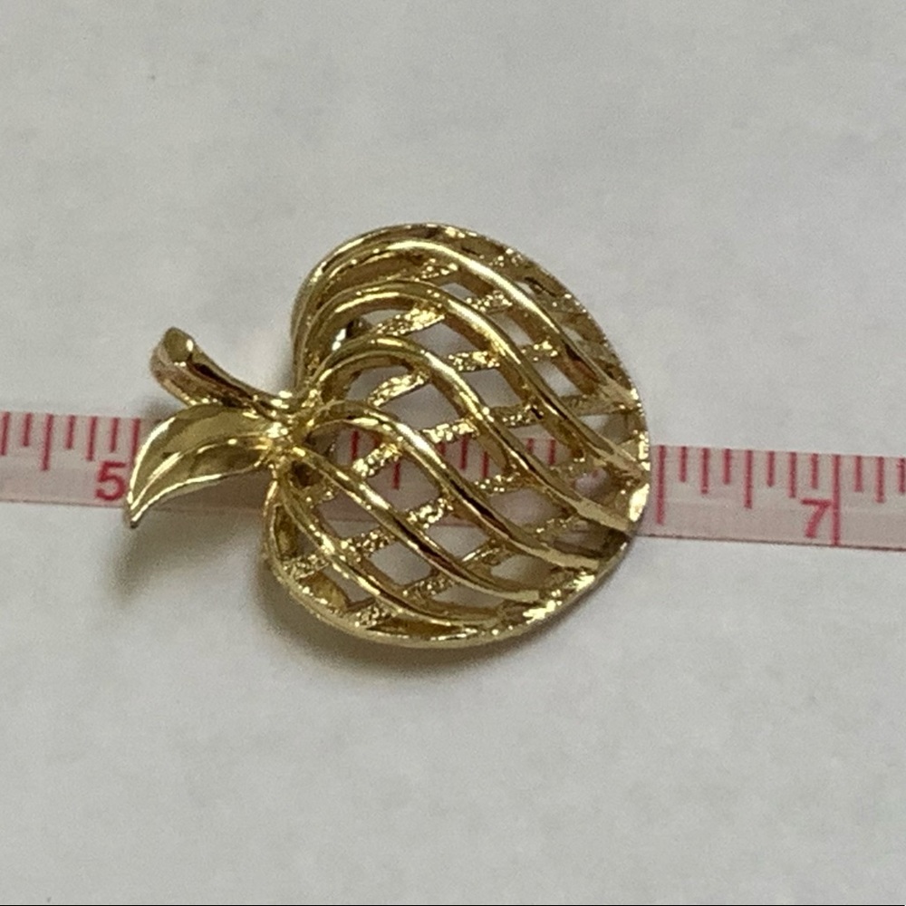 Gerrys Apple Brooch - Picture 6 of 7